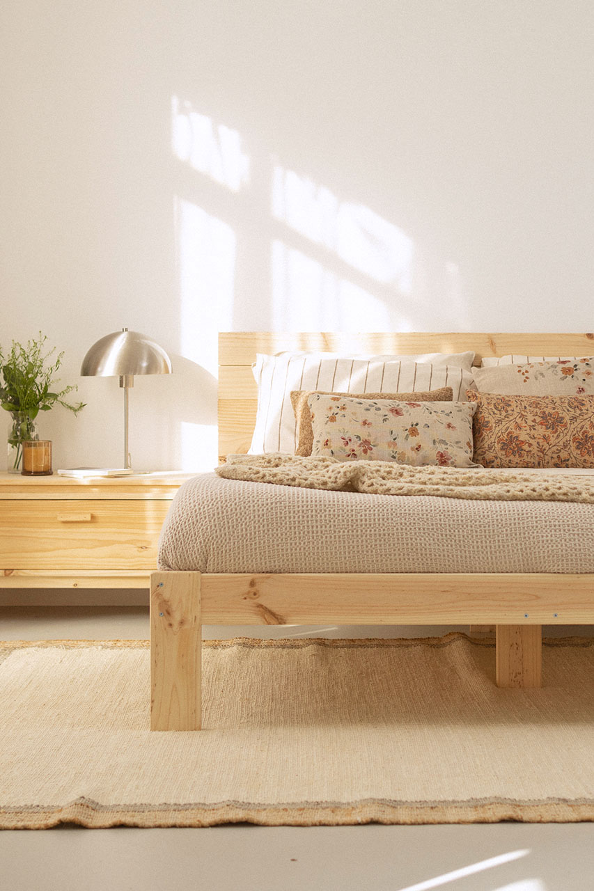 Imagen de ambiente 6 para:Cama doble con cabecero alto